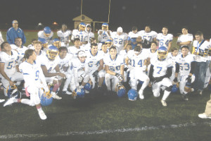 BENICIA HIGH’S varsity football team can wrap up its third straight SCAC championship with a victory at Fairfield on Friday night.